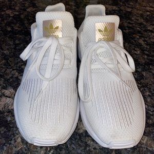 Barely worn Adidas running sneakers